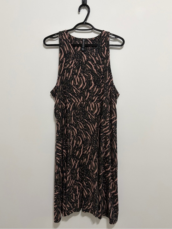 Athleta Dresses & Skirts - Athleta Sleeveless Abstract Midi Dress